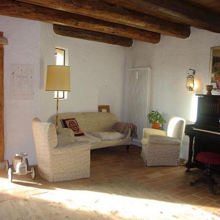 La Casa Altrui- Camere E Zona Relax Con Giardino Coredo Eksteriør bilde